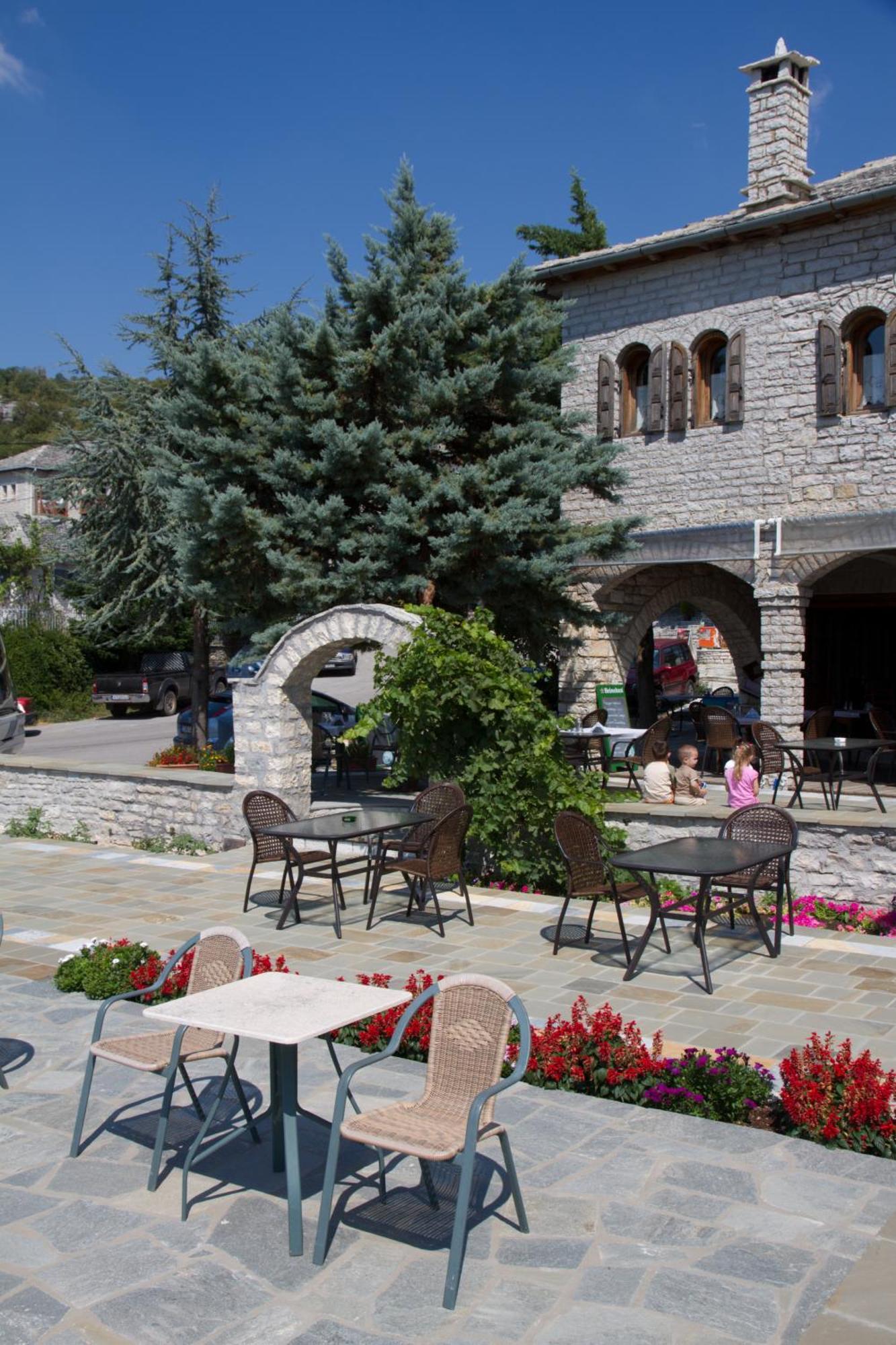 Hotel Monodendri Exterior photo